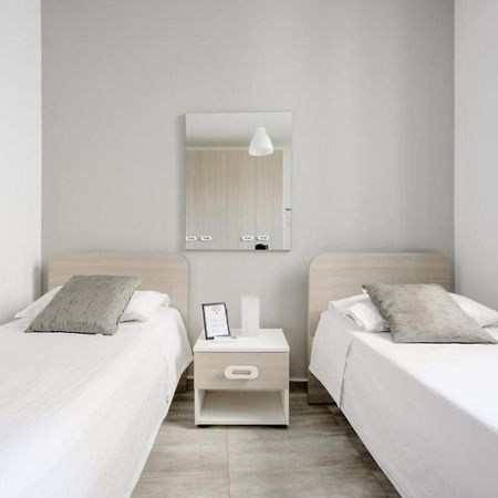 F12 Room 2, Private Room Two Single Beds Privated Bathroom In Shared Flat มซิดา ภายนอก รูปภาพ