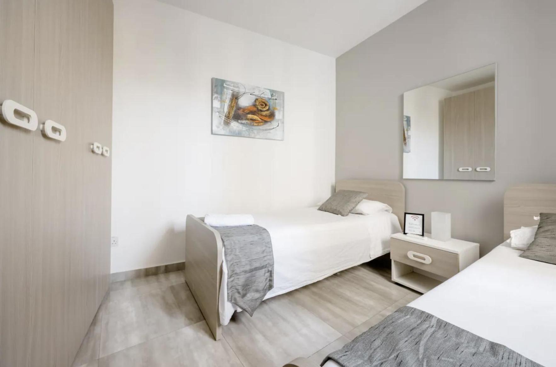 F12 Room 2, Private Room Two Single Beds Privated Bathroom In Shared Flat มซิดา ภายนอก รูปภาพ