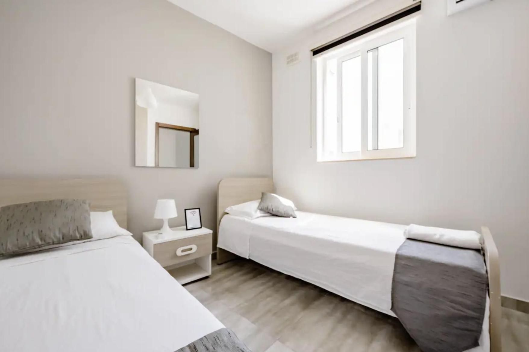 F12 Room 2, Private Room Two Single Beds Privated Bathroom In Shared Flat มซิดา ภายนอก รูปภาพ